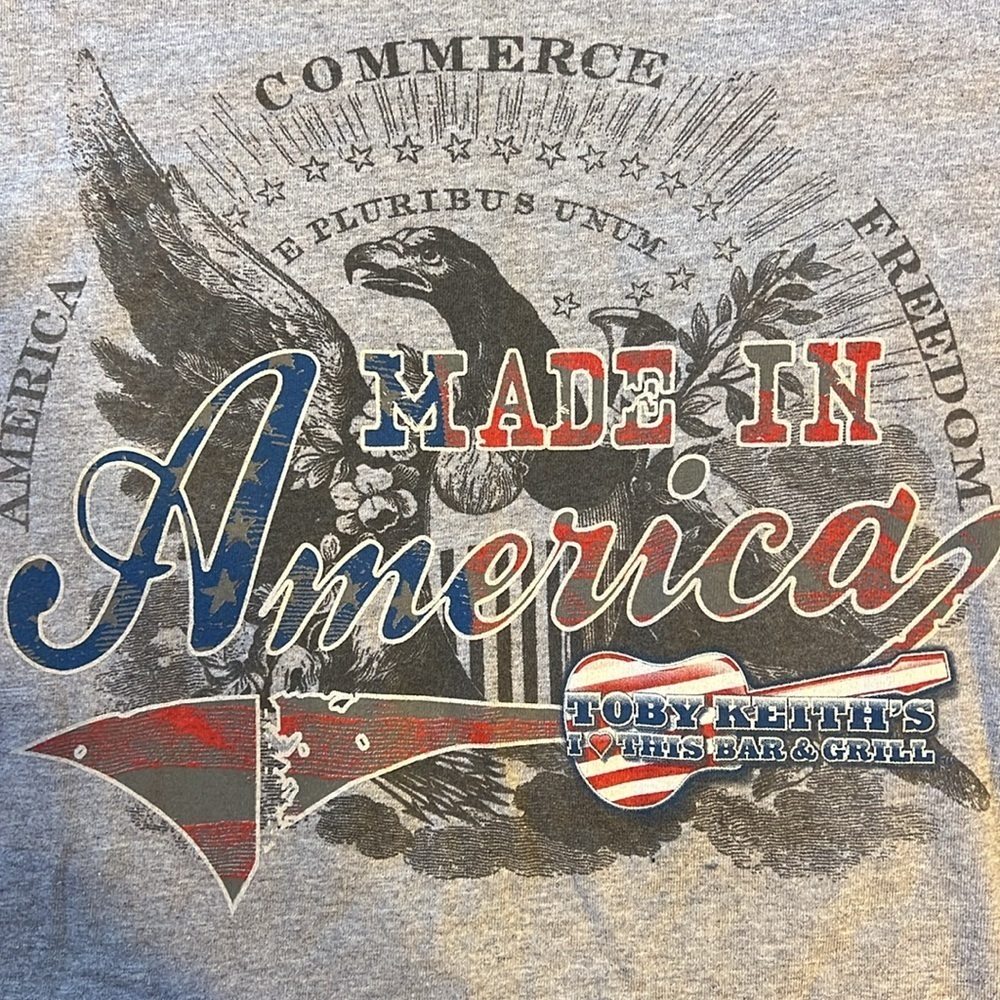 Toby Keith Made in America I Love This Bar & Grill Shirt Medium RARE